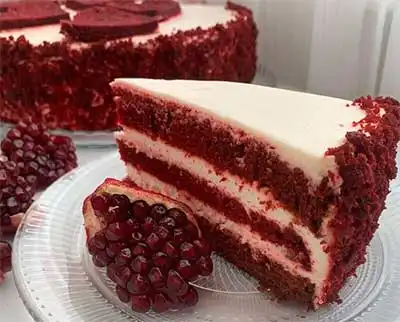 Торт «Красный бархат» с малиновой начинкой