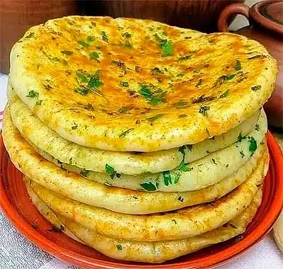 Лепешки с фаршем и сыром сковороде (на кефире) — рецепт с фото пошагово