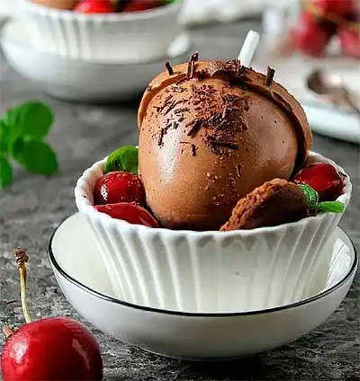 Простой рецепт домашнего шоколадного мороженого за 15 минут