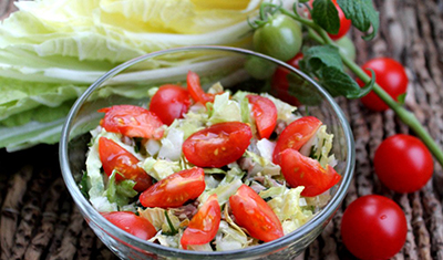 Капустный салат с авокадо и помидорами рецепт