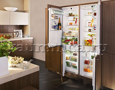 встроенный холодильник на кухне