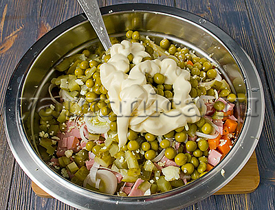 салат оливье рецепт классический с колбасой
