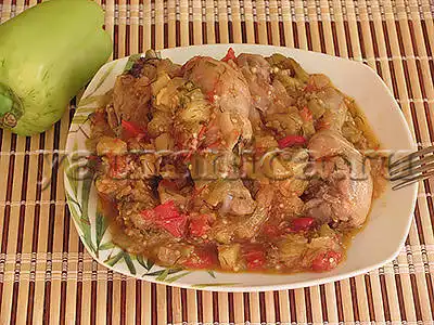 Тушёные куриные голени с овощами: рецепт - Лайфхакер