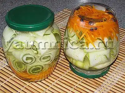 Салат из кабачков с огурцами (консервация)